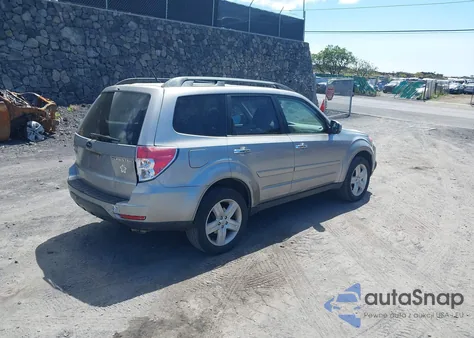 2010 Subaru Forester 2.5X Premium z USA, uszkodzony, nr VIN JF2SH6CC3AH774032